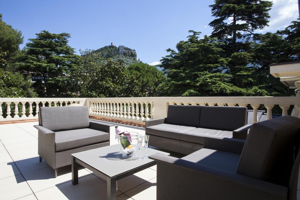 Villa Italia Luxury Suites And Apartments Arco Exterior photo